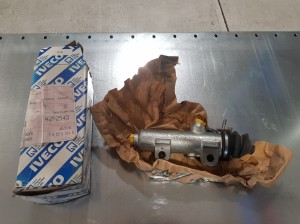 4292543 Pompa sprzęgła FPT / Iveco Motors