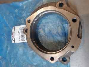 504080535 Dystans FPT / IVECO MOTORS