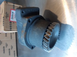 504148520 Wspornik pompy FPT / IVECO MOTORS