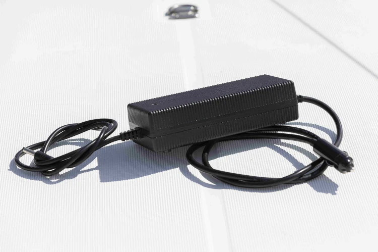 12V charger1.jpg