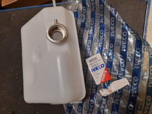 93902290 Zbiornik wyrównawczy FPT / Iveco Motors