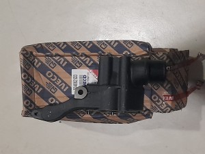 504062633 / 4892347 Wspornik alternatora FPT / Iveco Motors